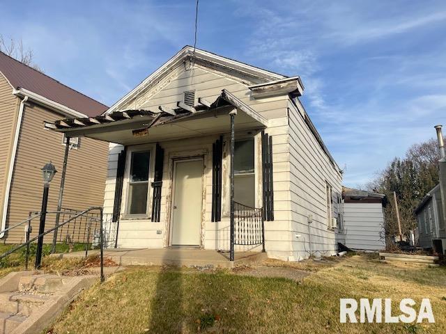 1227 S 11th St., Quincy, IL 62301