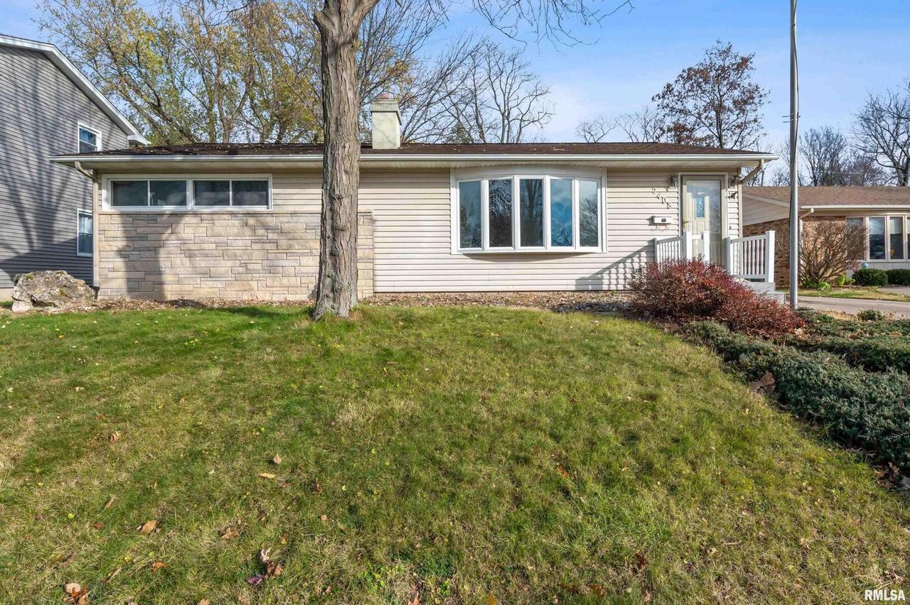 2408 3rd St., Moline, IL 61265