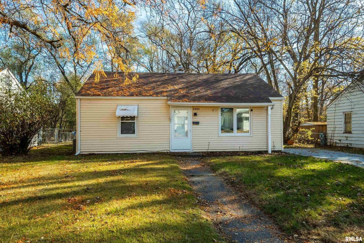 2923 9th St., Rock Island, IL 61201