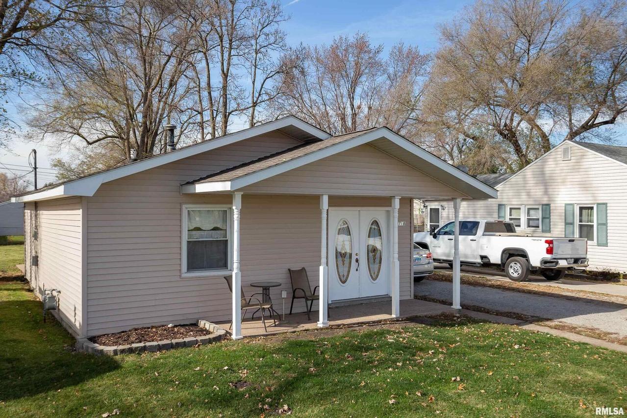 718 W 9th St., Milan, IL 61264