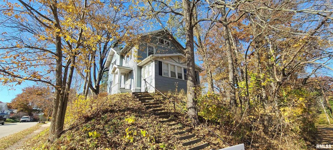 1323 25th St., Moline, IL 61265