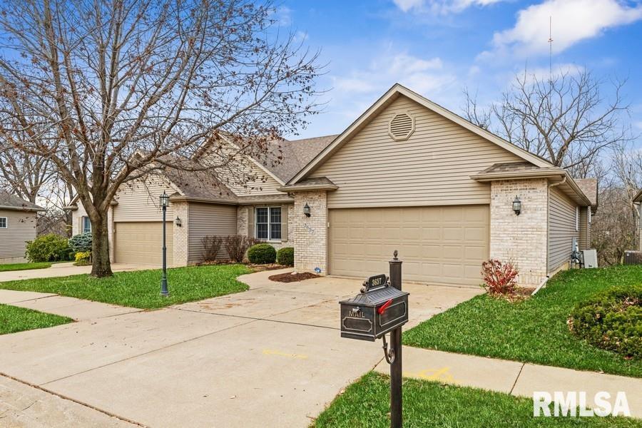 3657 70th Street Ct., Moline, IL 61265