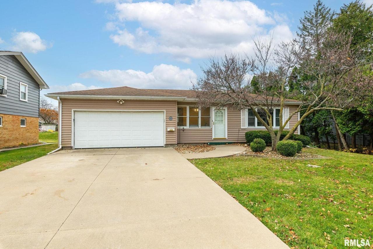 3300 25th Ave., Rock Island, IL 61201