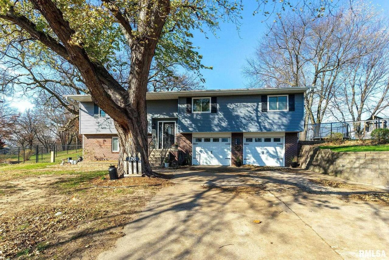 126 Sherwood Dr., Geneseo, IL 61254