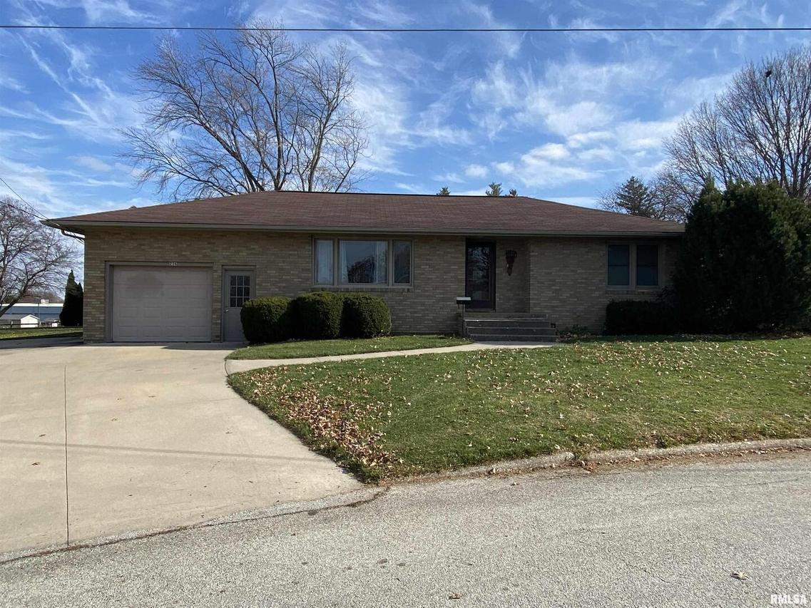 236 Hillcrest Dr., Geneseo, IL 61254