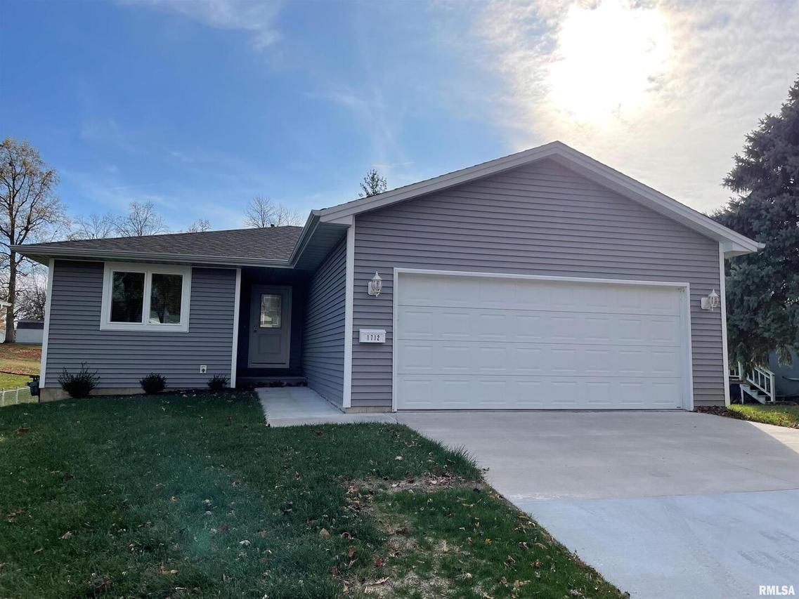 1712 Monroe St., Quincy, IL 62301