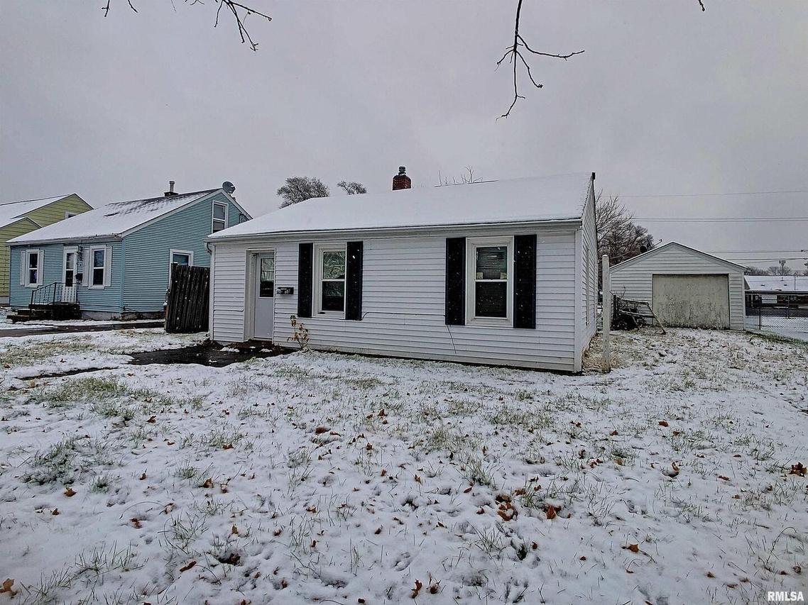 2318 45th St., Moline, IL 61265