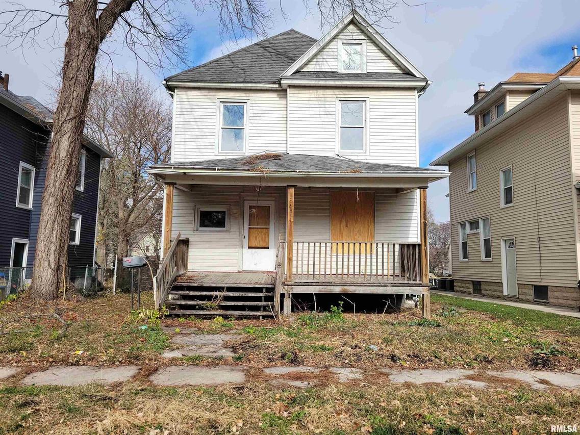 4211 8th Ave., Rock Island, IL 61201