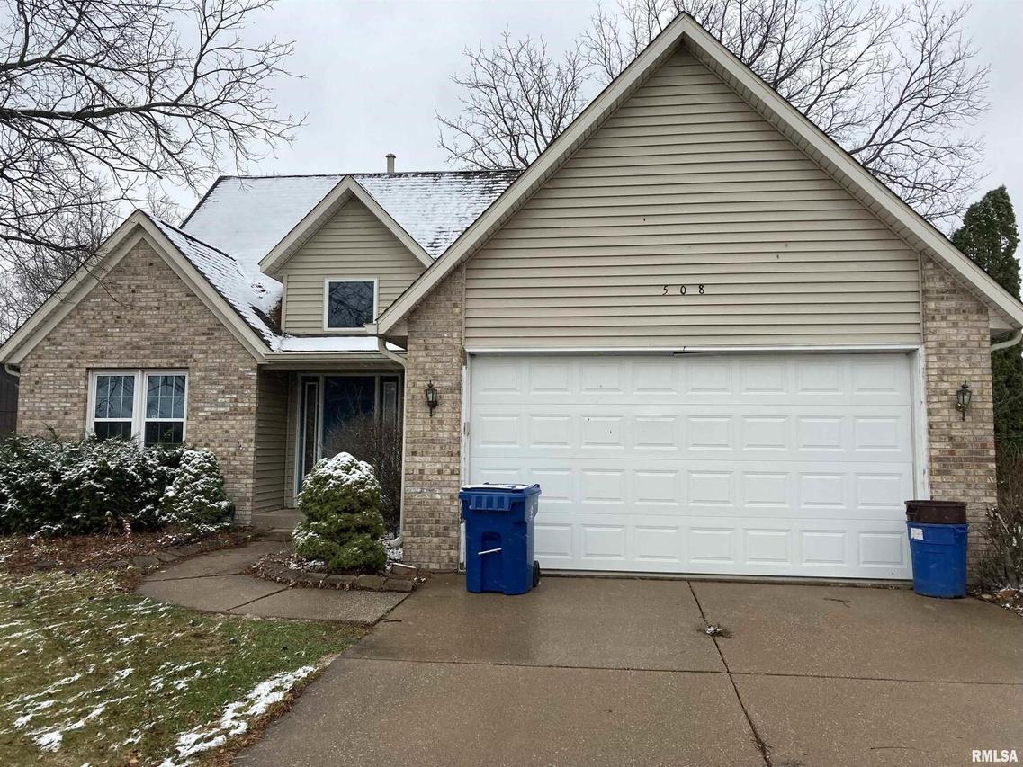 508 E 9th Avenue Ct., Coal Valley, IL 61240