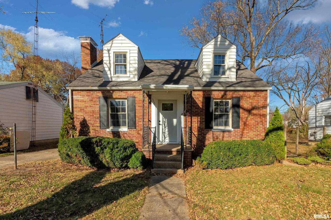 1116 W Walkup Ave., Carbondale, IL 62901