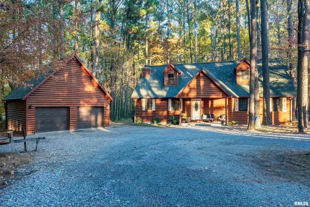 14826 Cambria Rd., Carterville, IL 62918