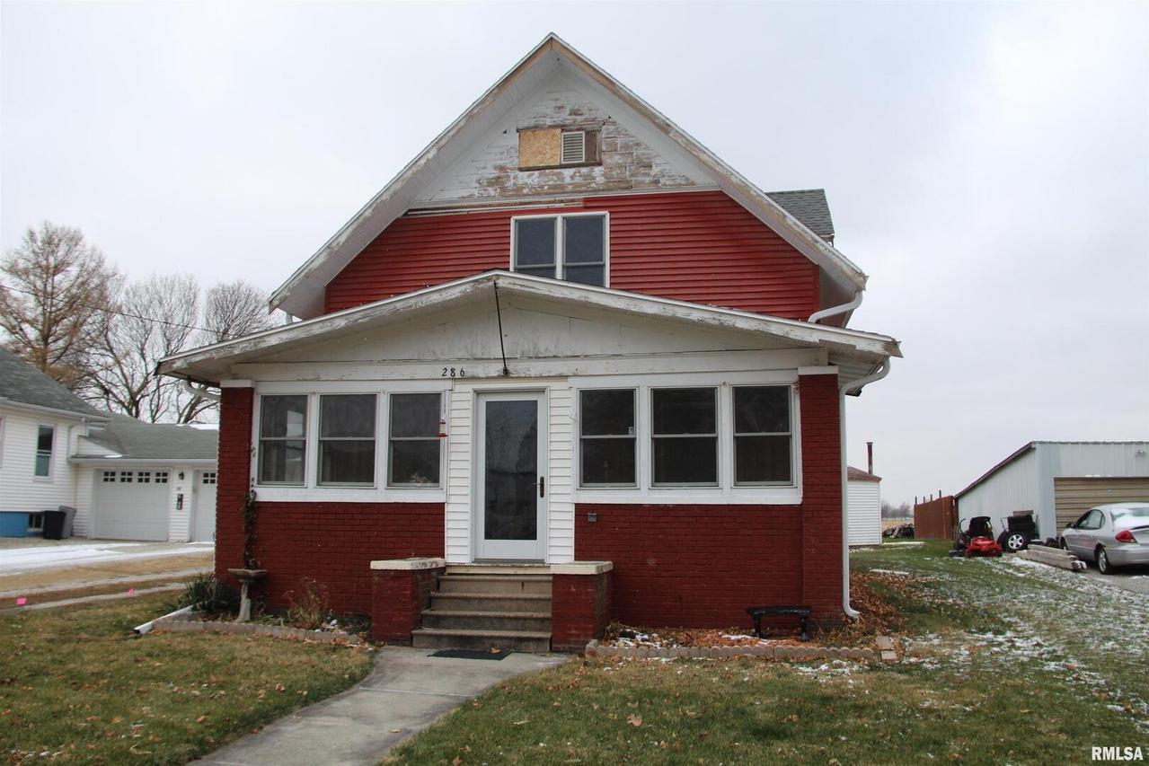 286 S Division St., Woodhull, IL 61490