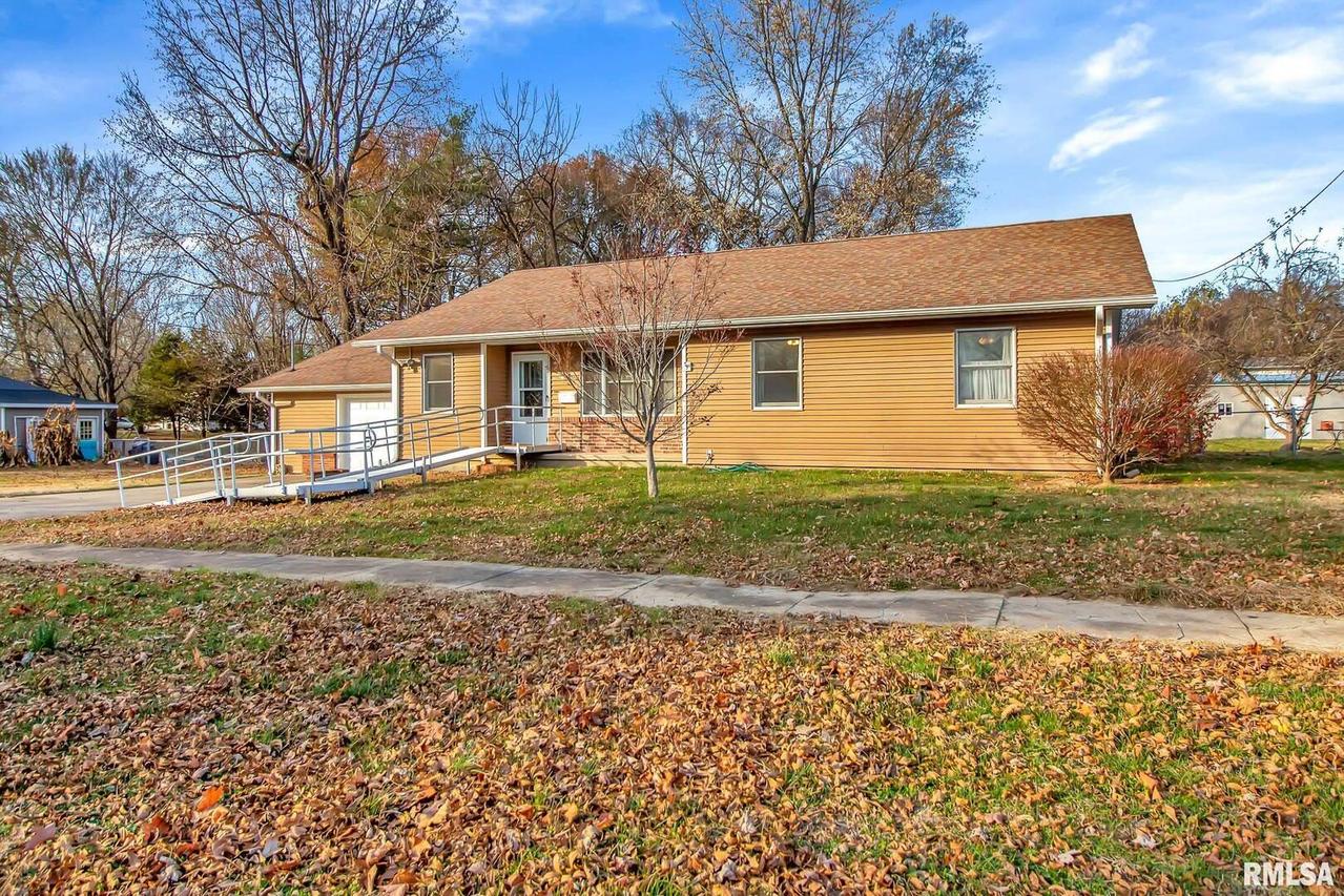 312 Prosperity St., Carterville, IL 62918