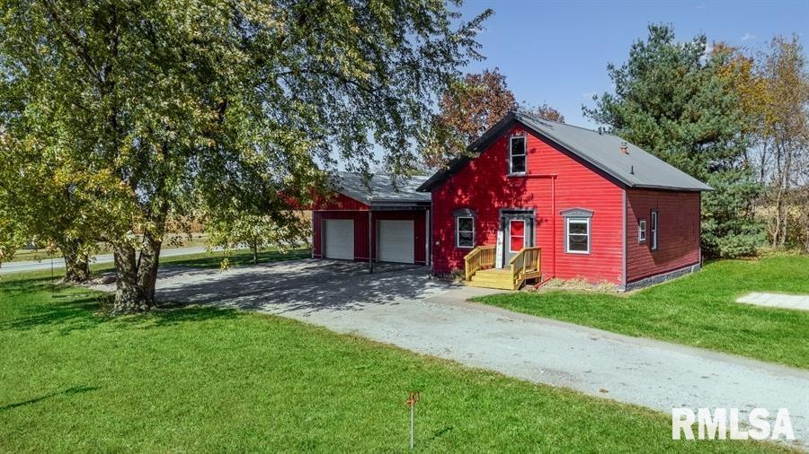 690 107th Ave., New Boston, IL 61272