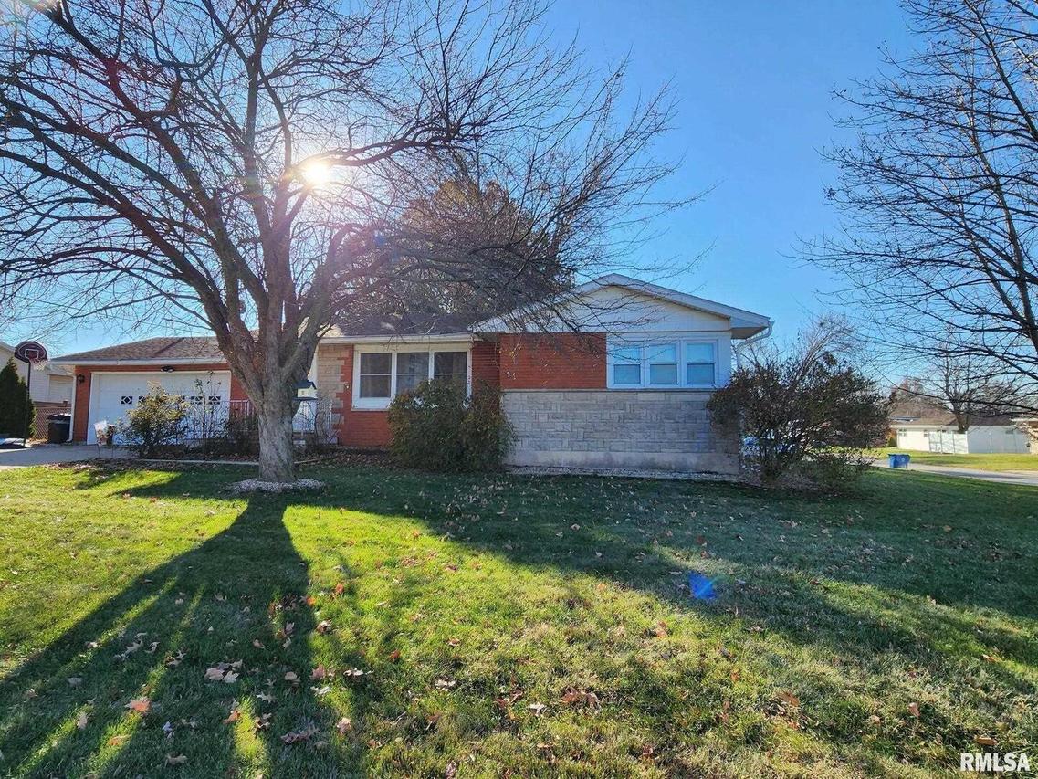 3718 Holiday Dr., Quincy, IL 62305