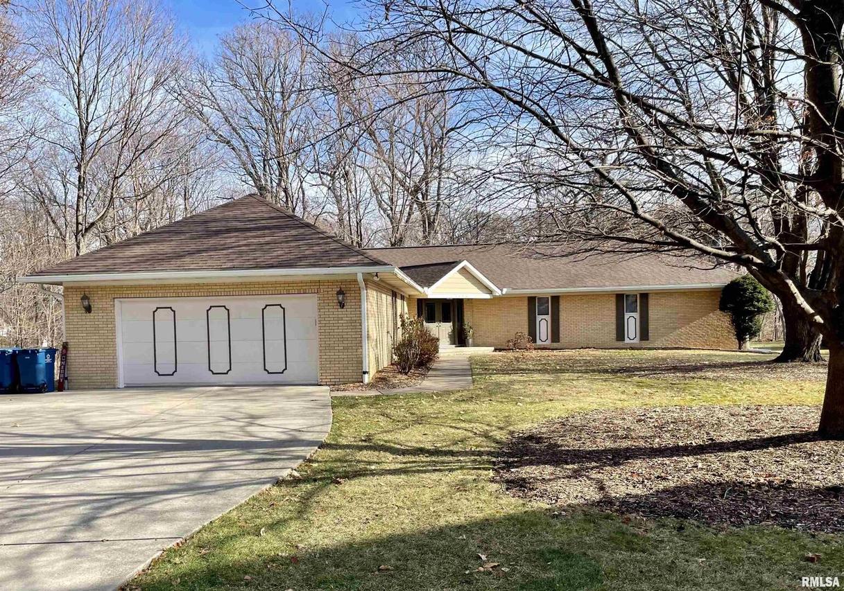 3658 1st St., East Moline, IL 61244