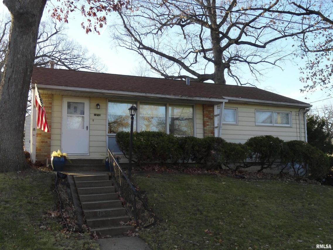 1659 33rd St., Moline, IL 61265