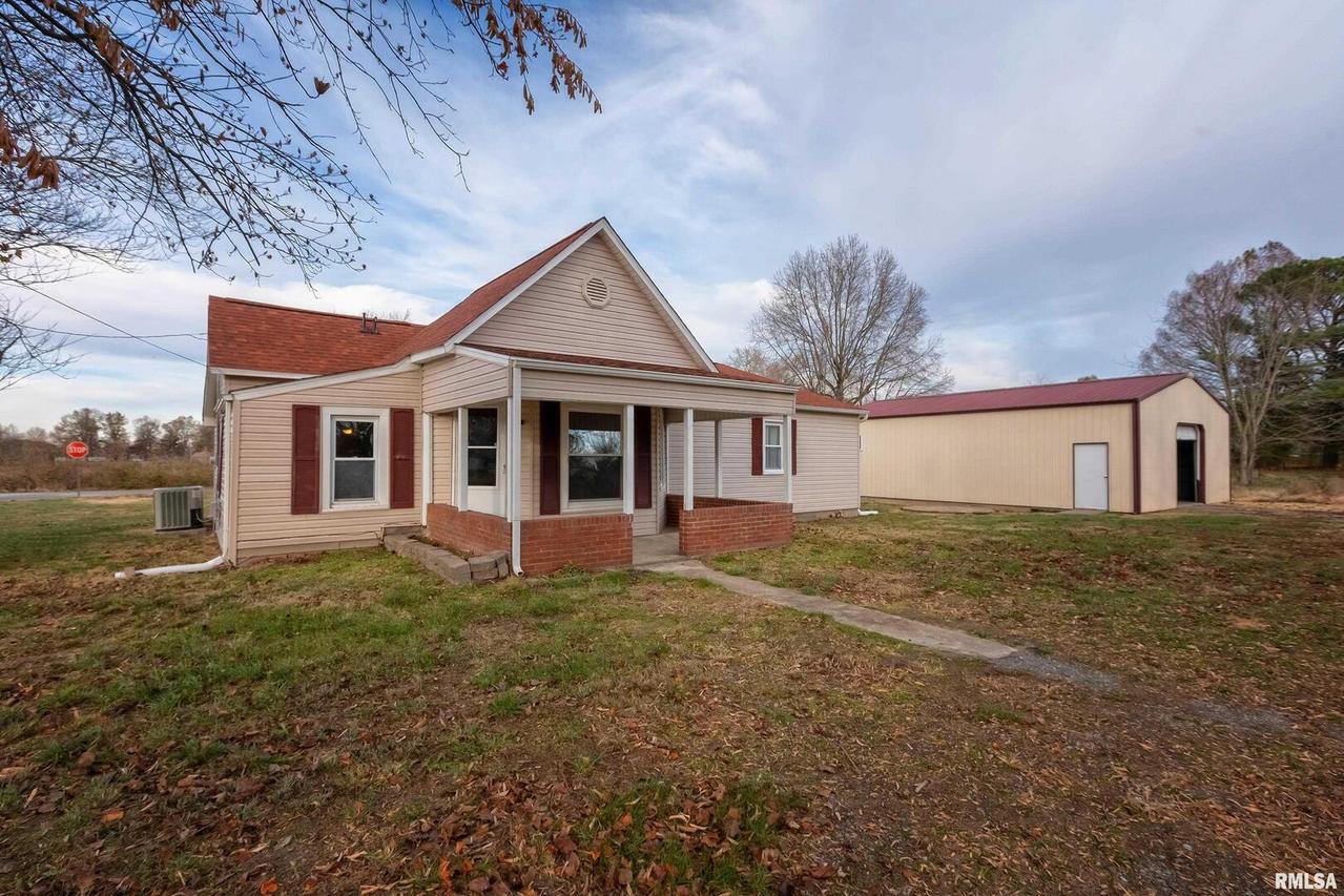 307 W 7th St., Colp, IL 62921