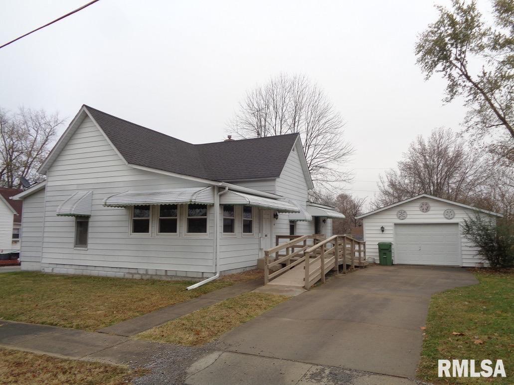 915 Barham Ave., Johnston City, IL 62951