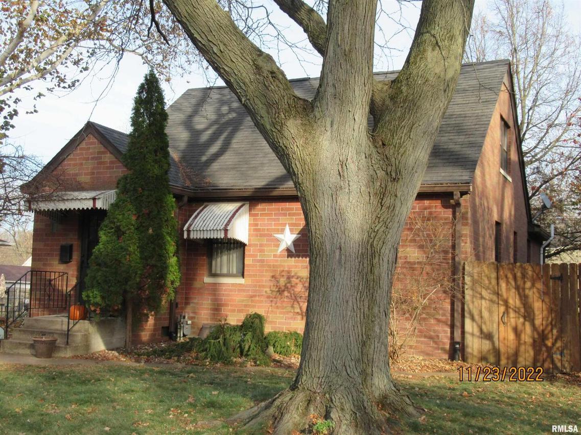 926 24th St., Moline, IL 61265