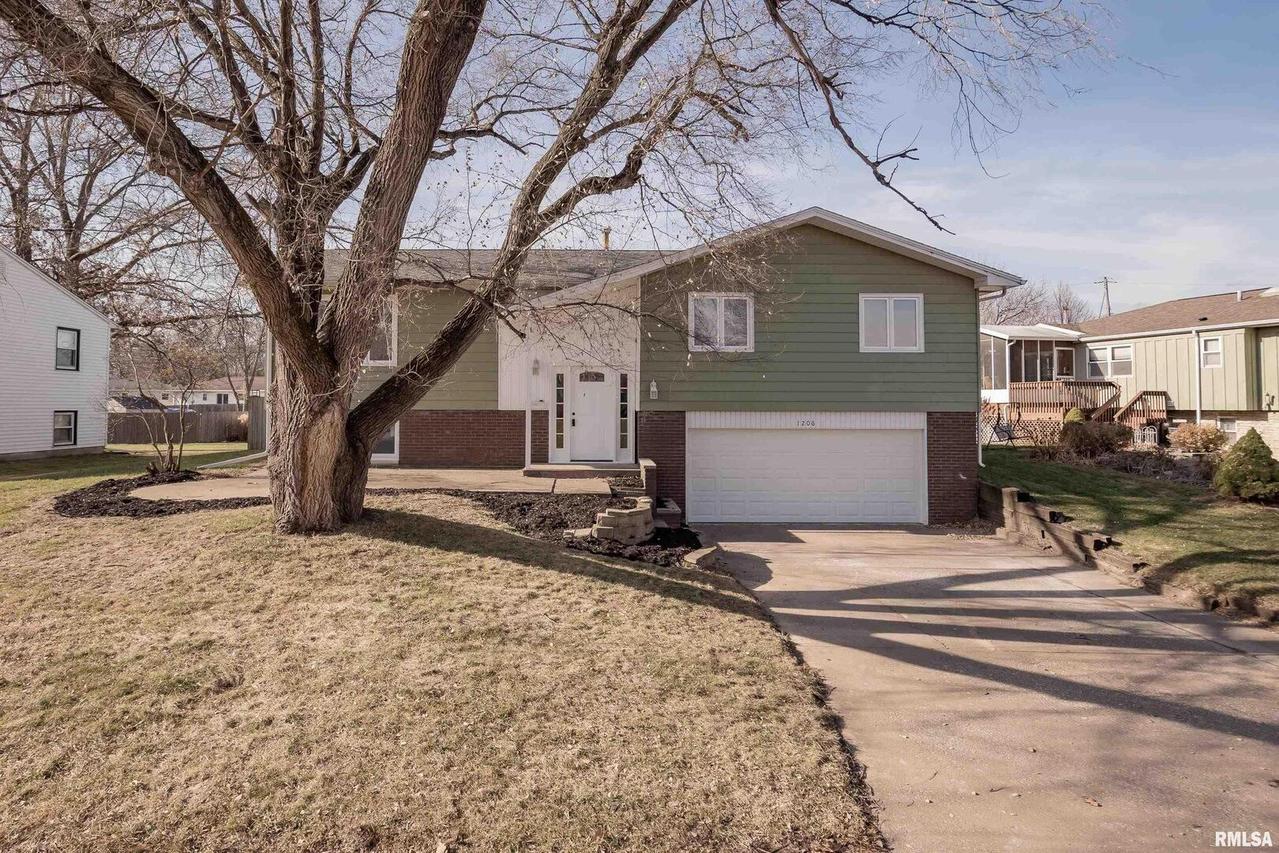 1206 W 5th St., Milan, IL 61264