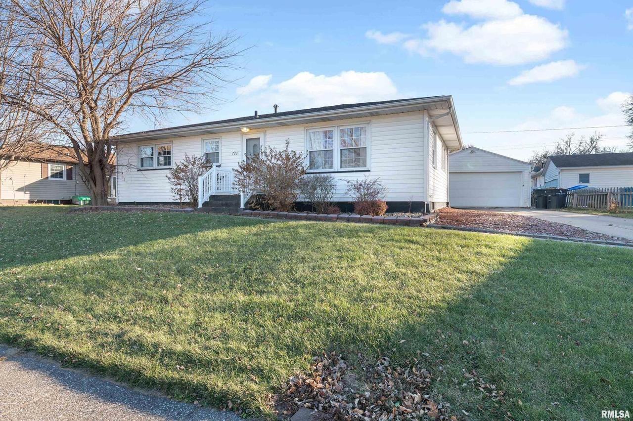 706 79th Ave., Rock Island, IL 61201