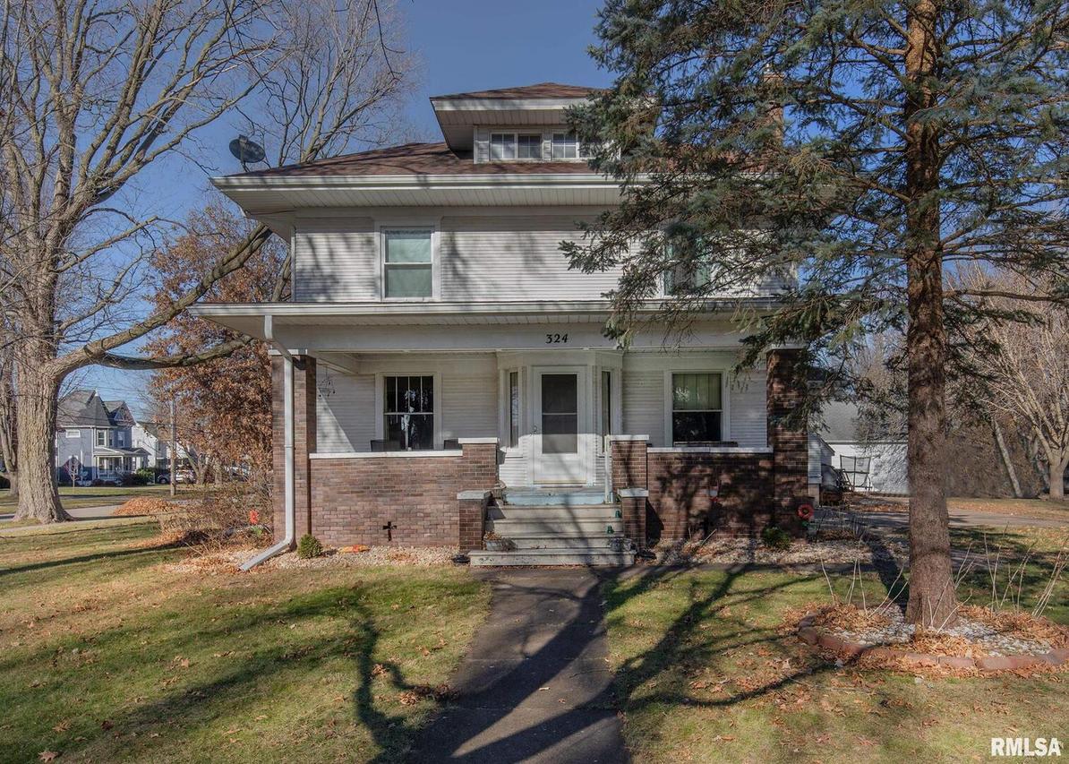 324 W Locust St., Cambridge, IL 61238