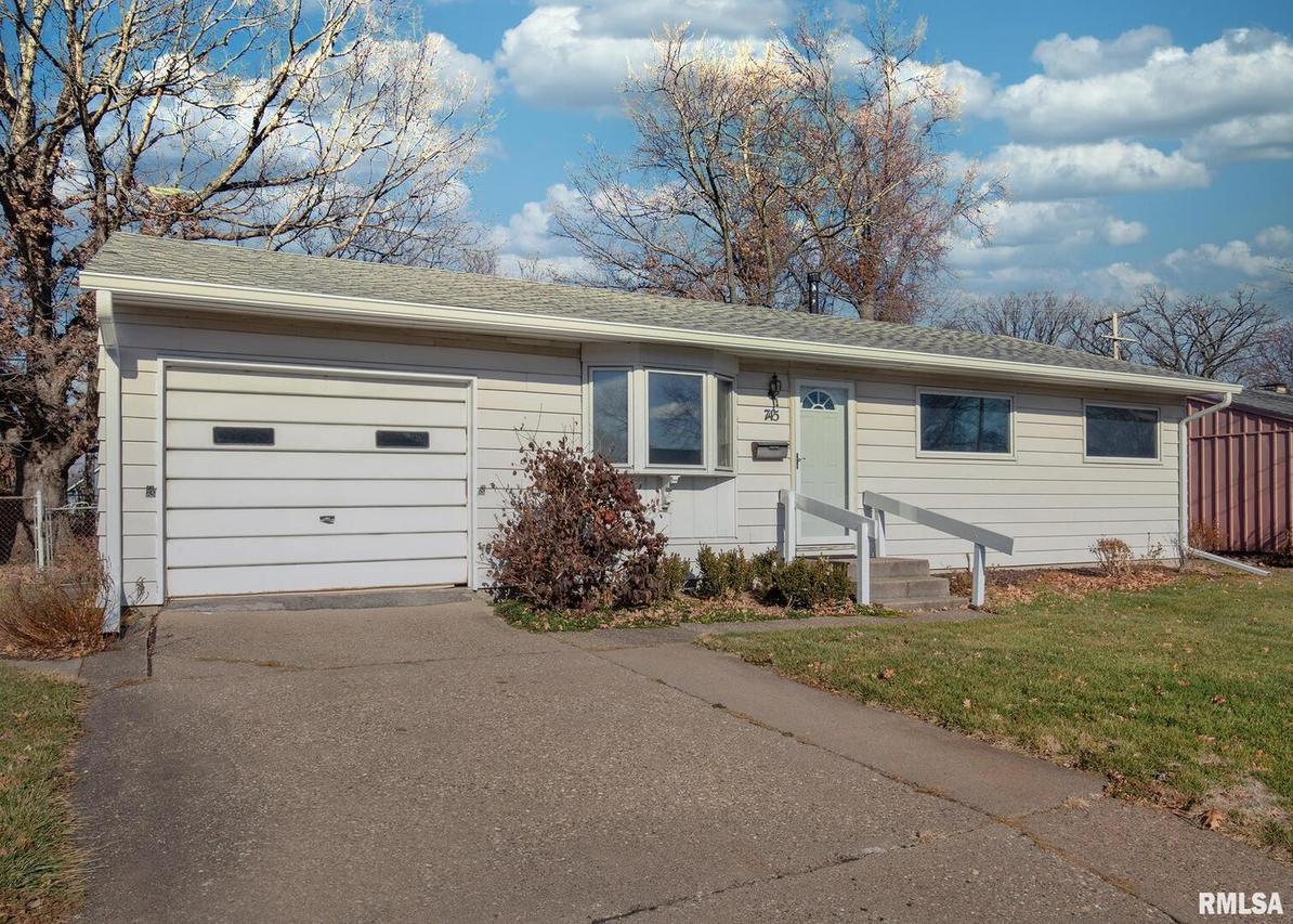 745 39th Ave., East Moline, IL 61244