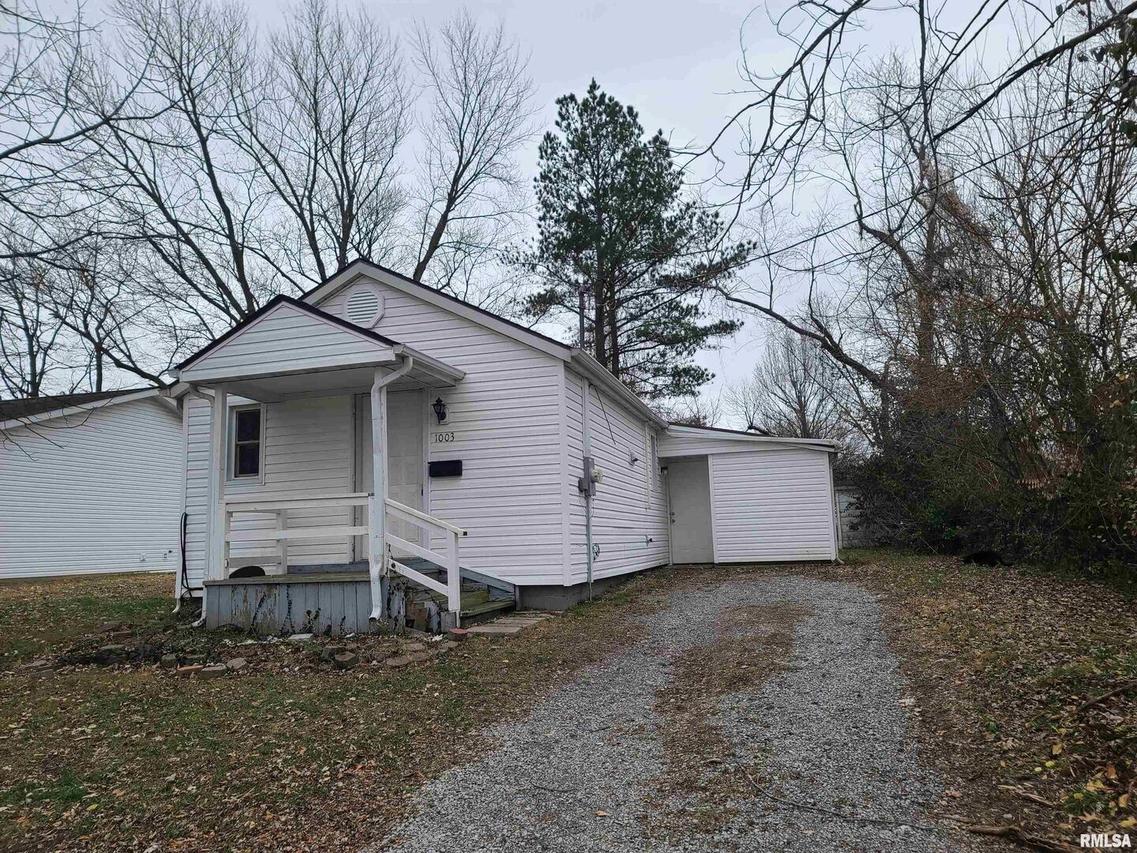 1003 E Jackson St., Marion, IL 62959