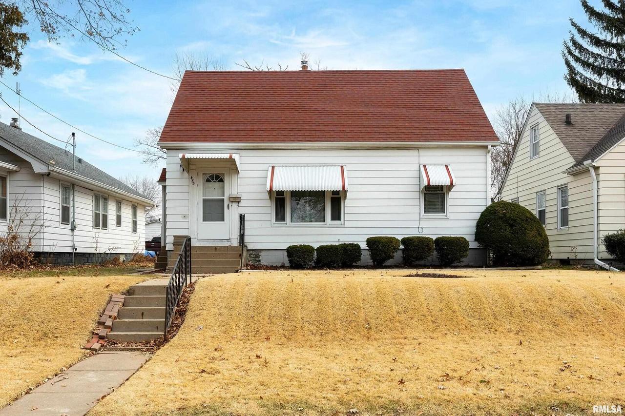 435 10th St. #A, Silvis, IL 61282