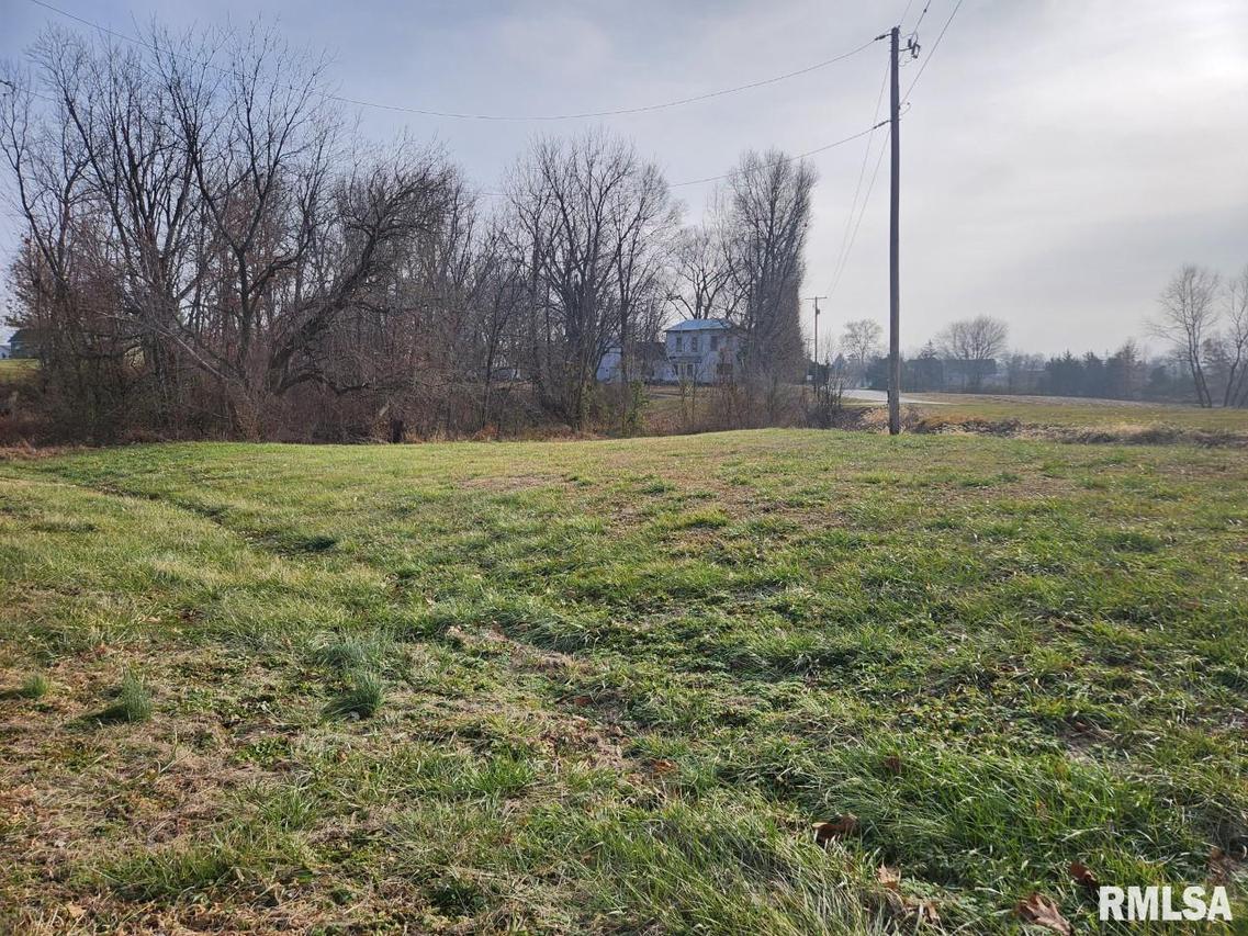 000 Angle St., Plainville, IL 62365