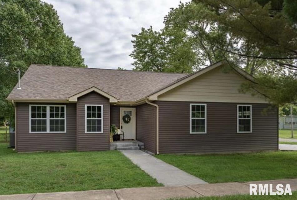 305 W Lincoln St., Cambria, IL 62915