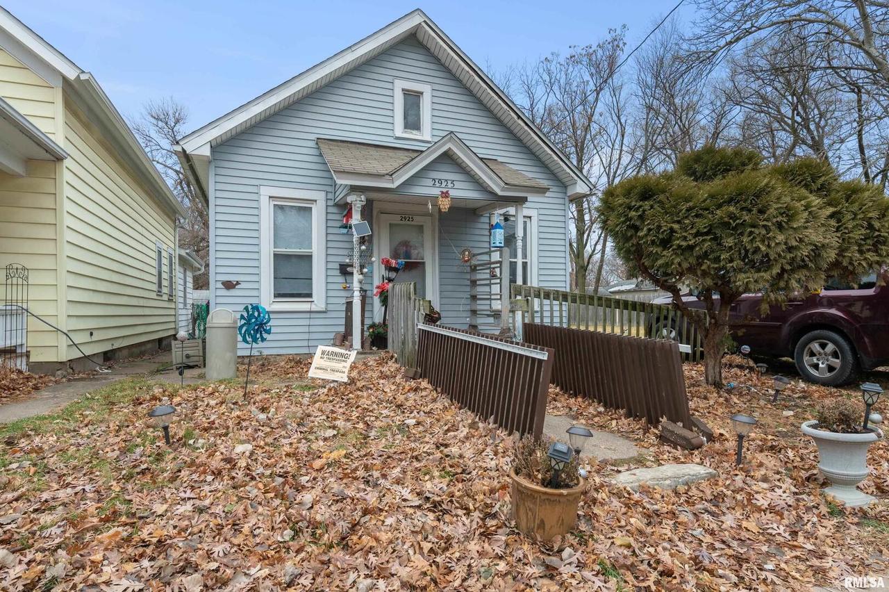 2925 13th Ave., Rock Island, IL 61201