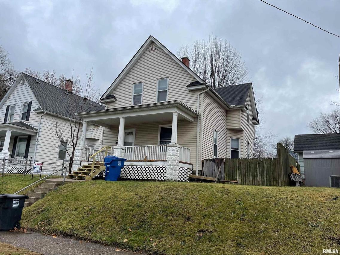 1708 14th Ave., Moline, IL 61265