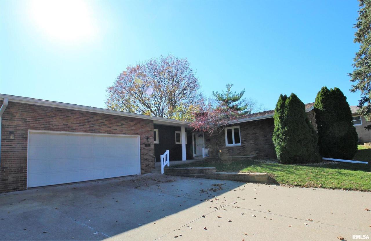 4811 36th Avenue Dr., Moline, IL 61265