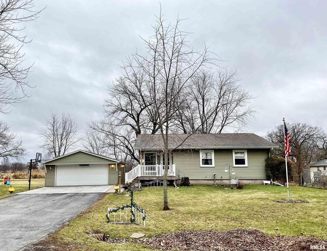 1110 Norlawn Dr., Viola, IL 61486