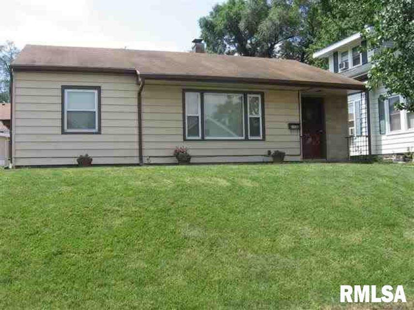 1120 18 1/2 Ave., Rock Island, IL 61201