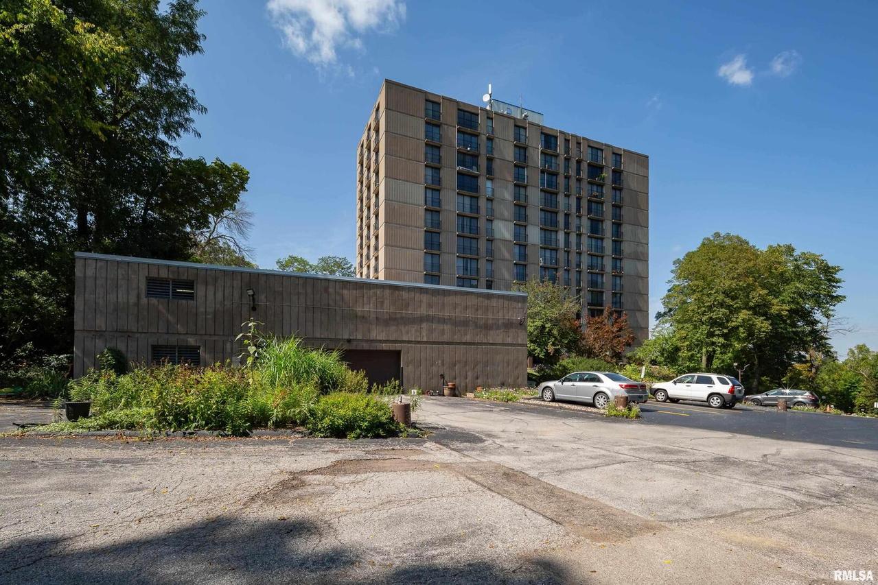 1800 7th St., East Moline, IL 61244