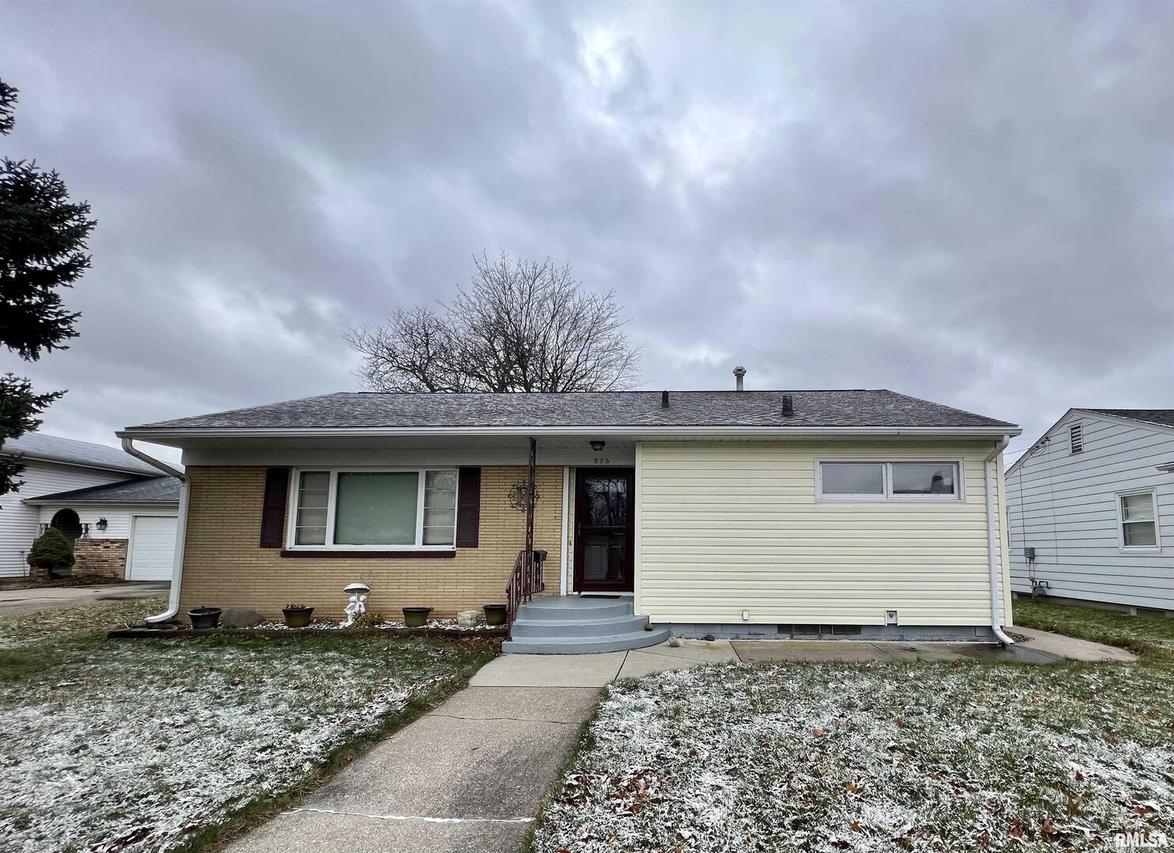 826 22nd Ave., East Moline, IL 61244