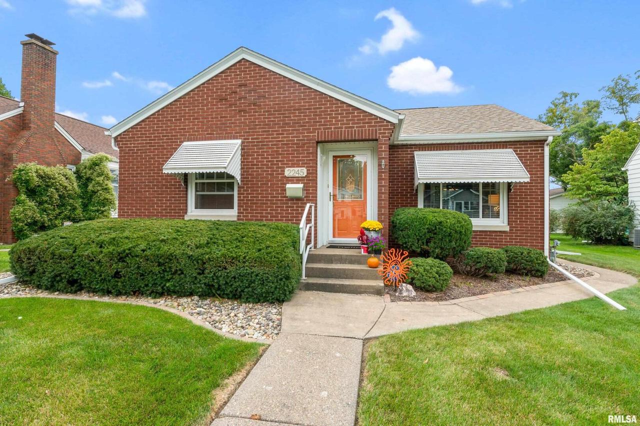 2245 38th St., Rock Island, IL 61201