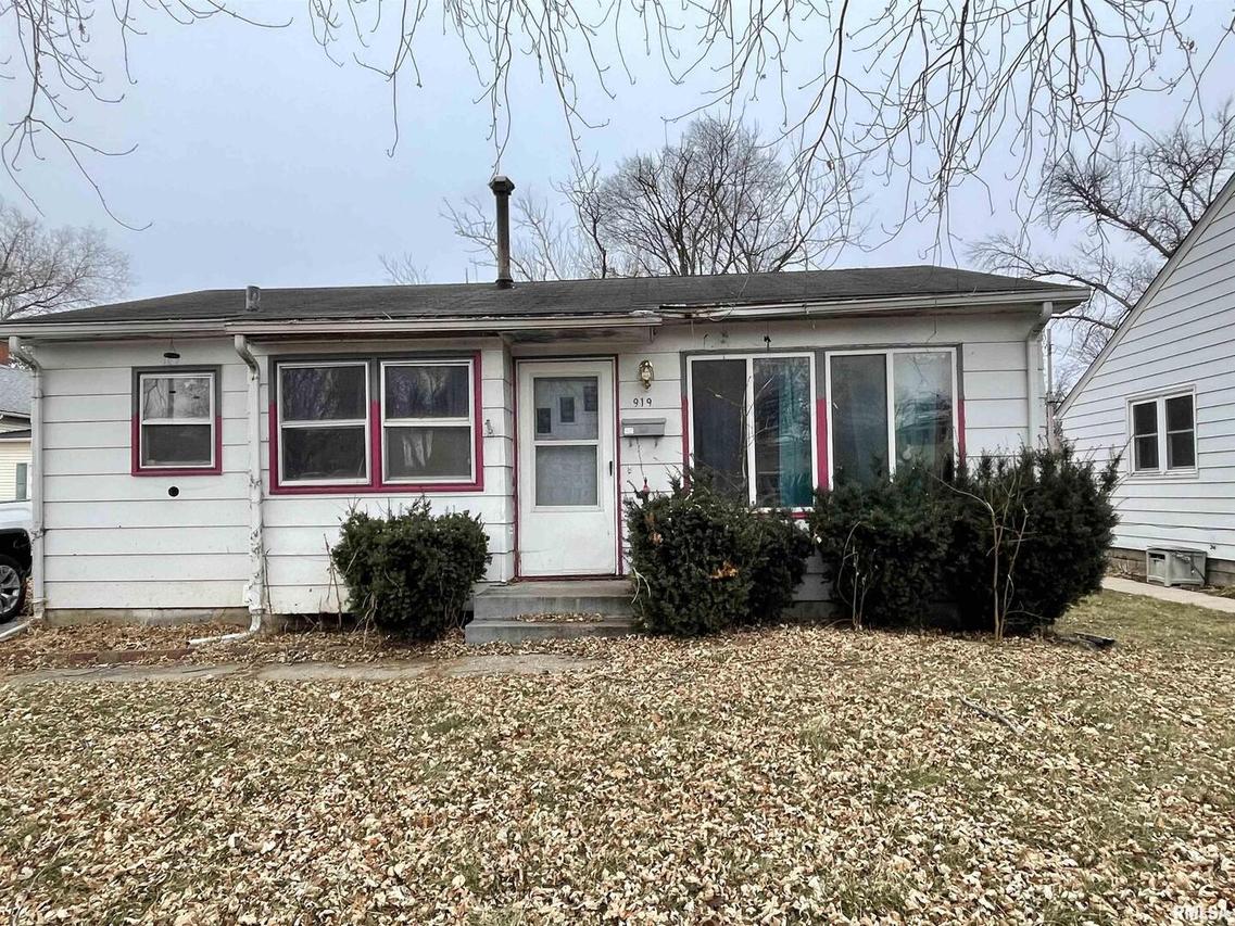 919 35th Ave., Rock Island, IL 61201