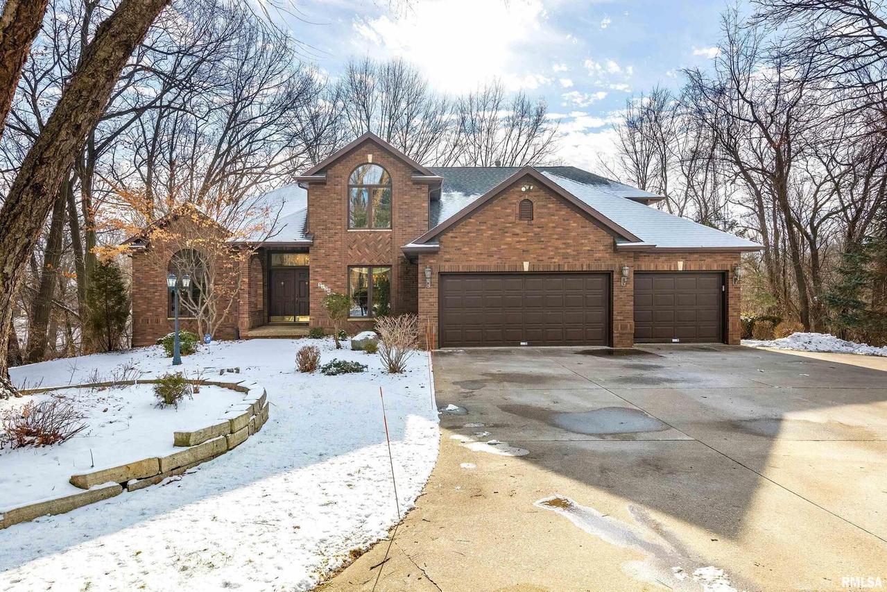 3120 27th Street Dr., Moline, IL 61265