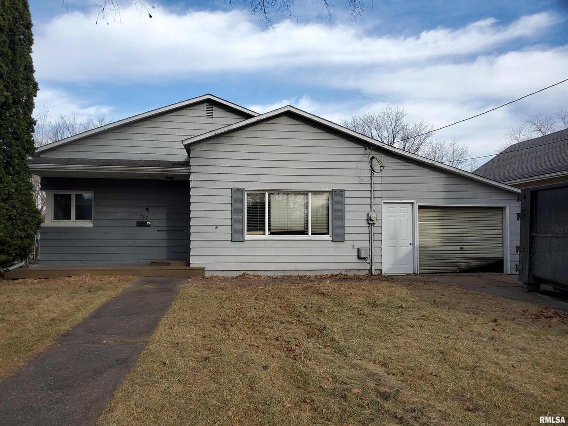 407 SW 2nd St., Aledo, IL 61231