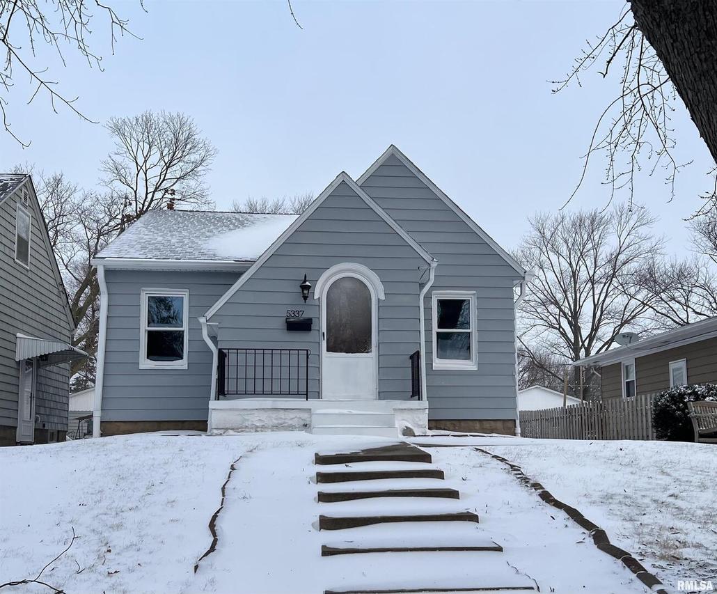 5337 7th Ave., Moline, IL 61265