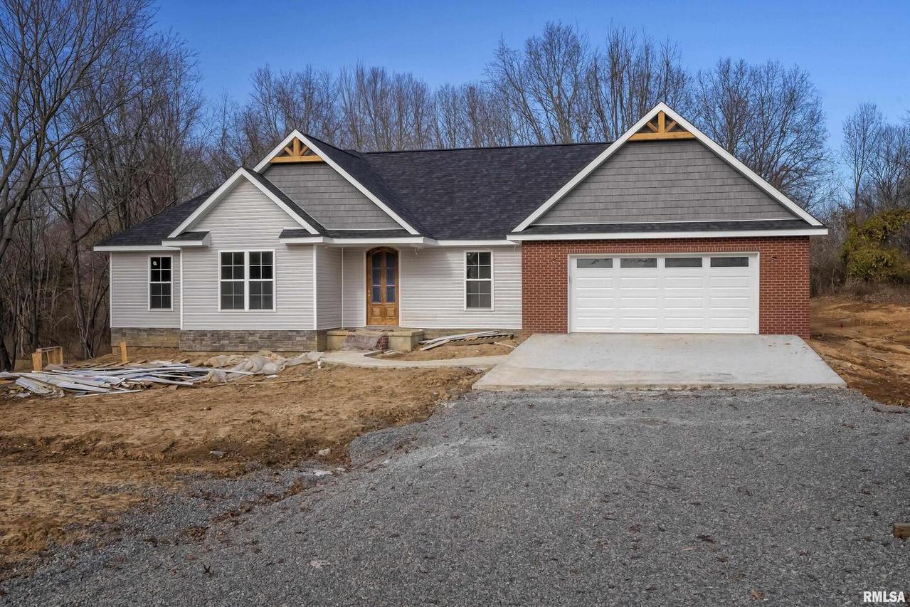 12600 Blackberry Hills Ln., Marion, IL 62959