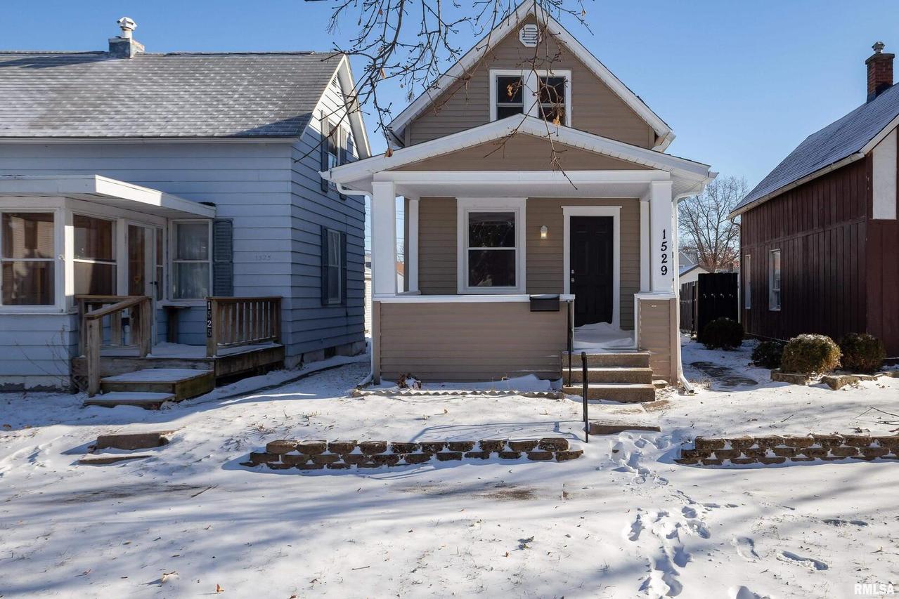 1529 42nd St., Rock Island, IL 61201