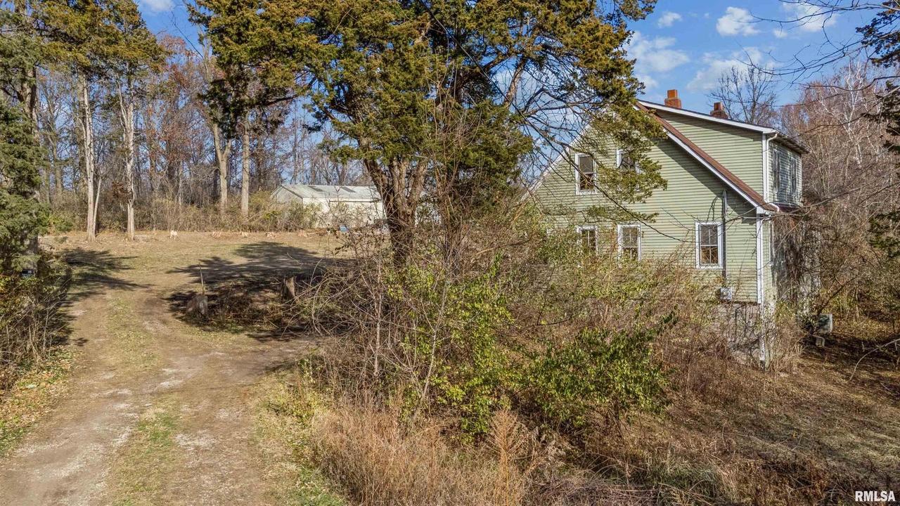 6805 221st St., Port Byron, IL 61275