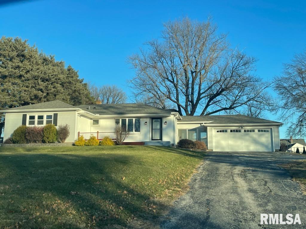 3220 6th St., Moline, IL 61265