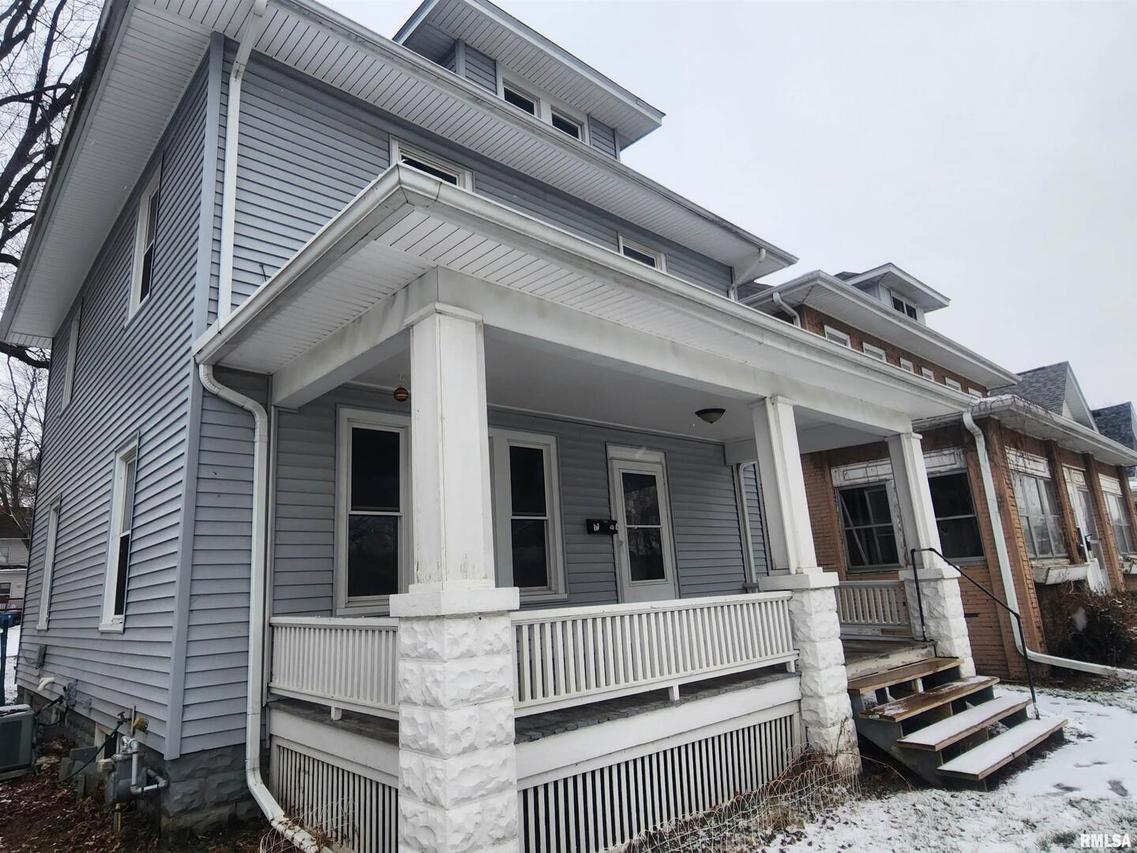 520 17th Ave., East Moline, IL 61244