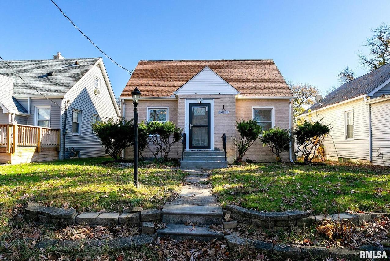 411 15th St., Silvis, IL 61282